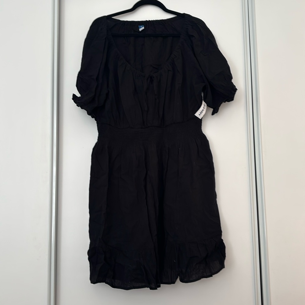 Old Navy Black Ruffled Smocked Mini Dress w POCKETS